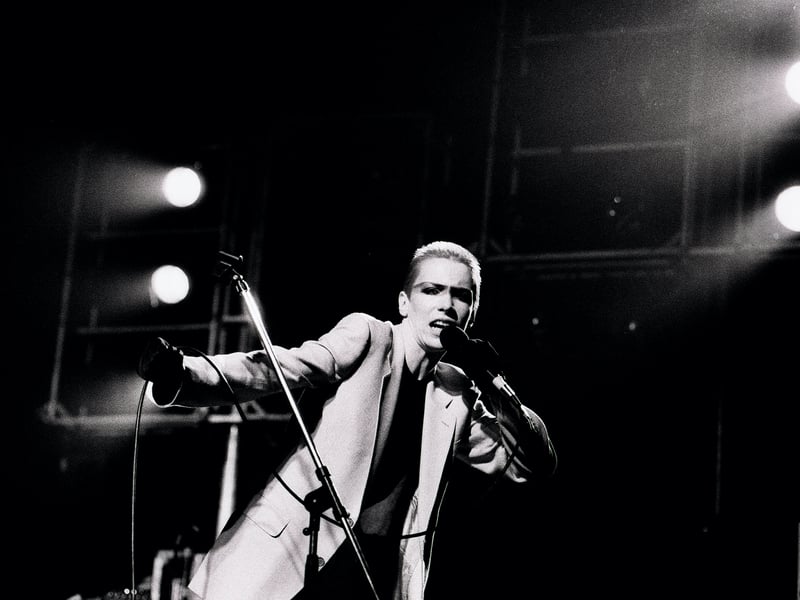 Annie Lennox's distinctive voice and innovative sound, both with Eurythmics and in her solo work, have made her a musical icon. Her 6.05 metric highlights her lasting impact on pop and new wave music.