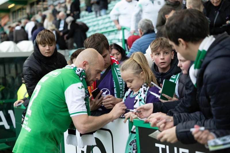 David Gray's testimonial brought heroes new and old into action at Easter Road.