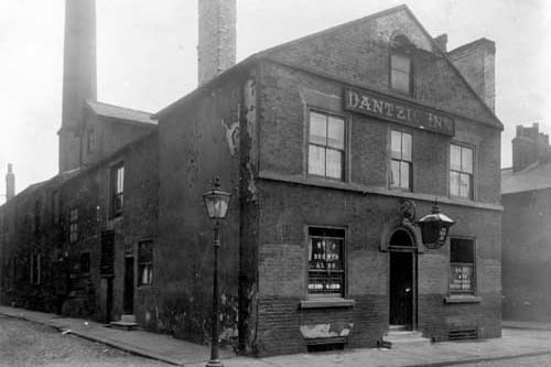 Dantzic Inn on Regent Street at the junction with Imperial Street pictured in June 1926.  The name Dantzic was taken from the town in Germany which was famed for brewing Spruce beer and also the high quality of Oak casks which were used.