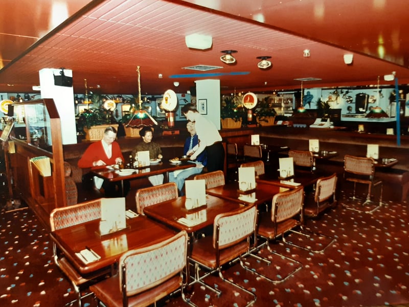 Deep Pan Pizza Co was hugely popular in the 1990s, with its 'all you can eat' deals, deep pan dipper starters and chocolate and ice cream desserts contributing to its popularity. But the growing popularity of thin crust pizzas contributed to its downfall and its closure qas announced in 1998, with many branches converted to Frankie & Benny's restaurants.