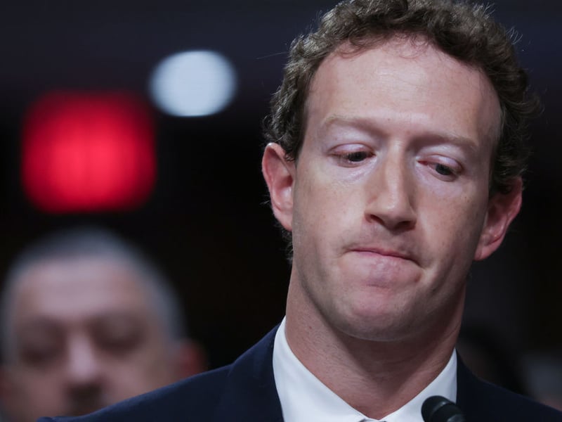 Meta CEO Mark Zuckerberg is the man behind Facebook. His pioneering work on social media platforms has led to him building a fortune of around $176 billion.