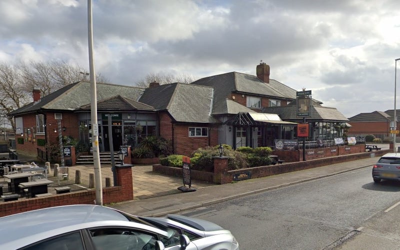 Common Edge Road, Marton Moss Side, Blackpool, FY4 5DH | 4.4 out of 5 (1,809 Google reviews) | "Friendly staff, table service, varied menu plus regular food offers."