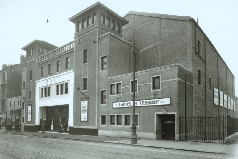 Roxy cinema was opened on the site of the old Maryhill Picture House with it opening in September 1930. Before it was closed and demolished in October 1962, it could seat up to 2,270 and was found on Maryhill Road. 