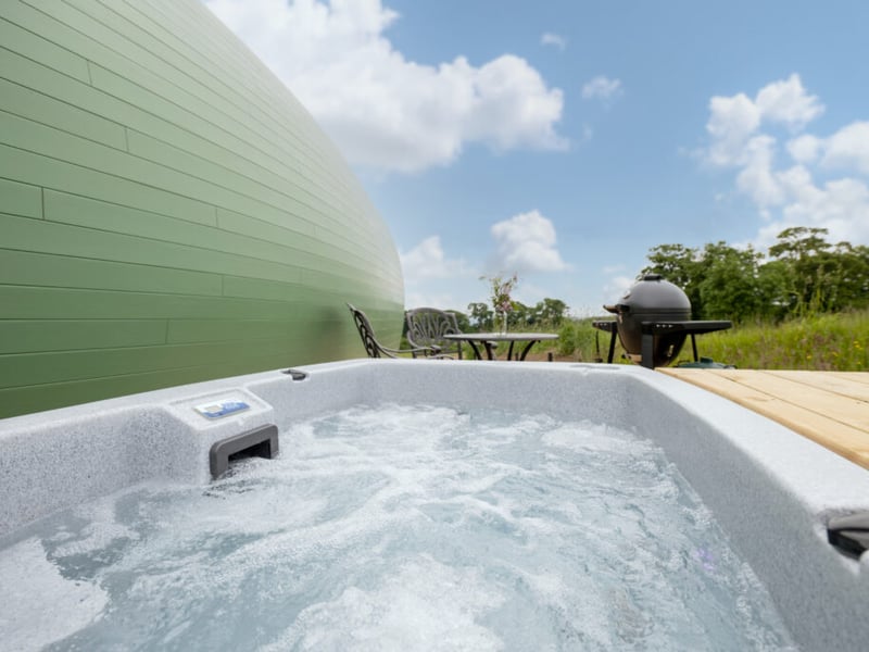 All accomodation at Airhouses include luxurious hot tubs.