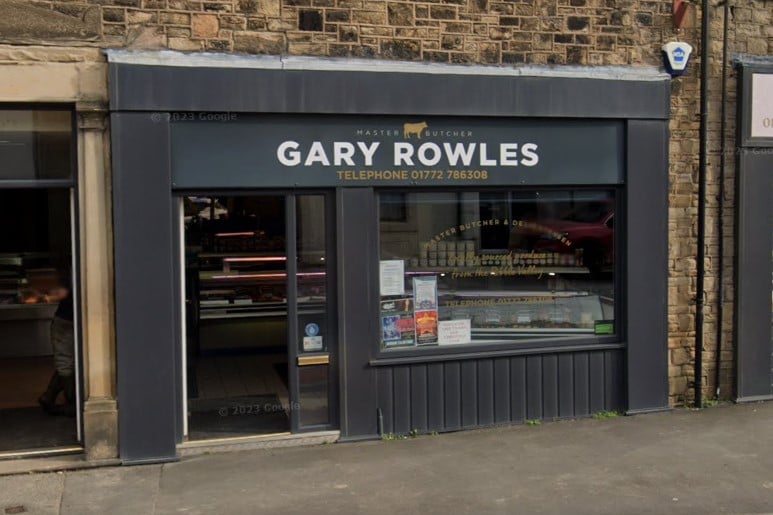 Inglewhite Road, Longridge, Preston, PR3 3JR | 4.7 out of 5 (31 Google reviews) | "I went for the first time recently. Very good bacon, sausage and egg baton.
10/10."