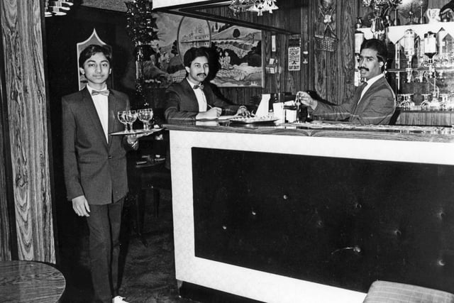 Back to 1984 and a scene from the new cocktail bar at the Shanti Tandoori. Did you love to pay a visit? 