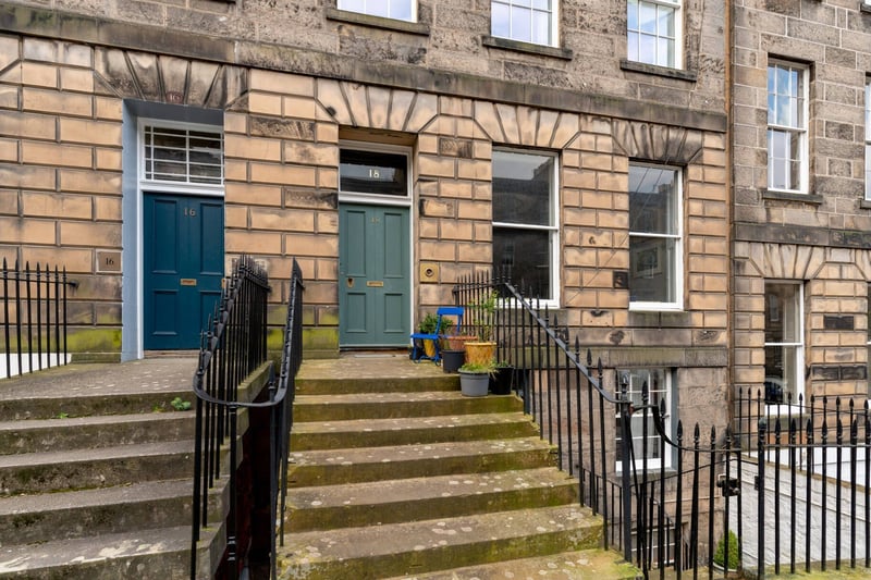 18 Scotland Street is a substantial and immaculate main-door flat forming part of an elegant Georgian terrace in Edinburgh’s historic New Town. 