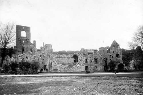 Kirkstall Abbey in May 1931.