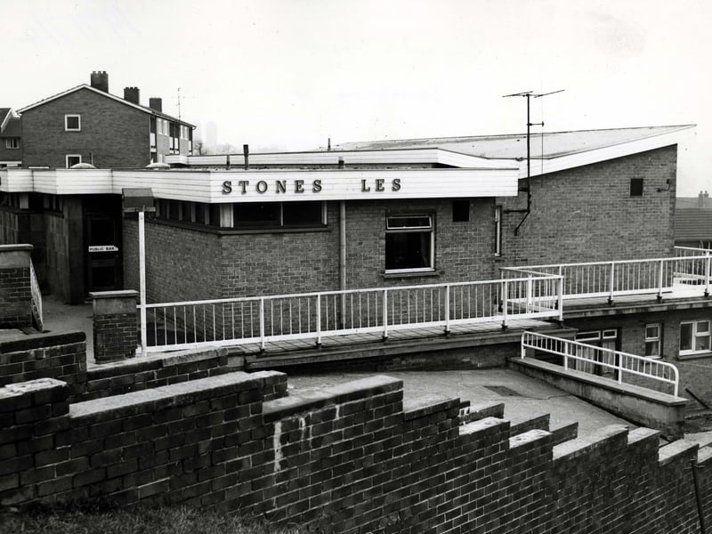 Byards Leap pub, on Daresbury Drive, Gleadless, Sheffield, in 1971