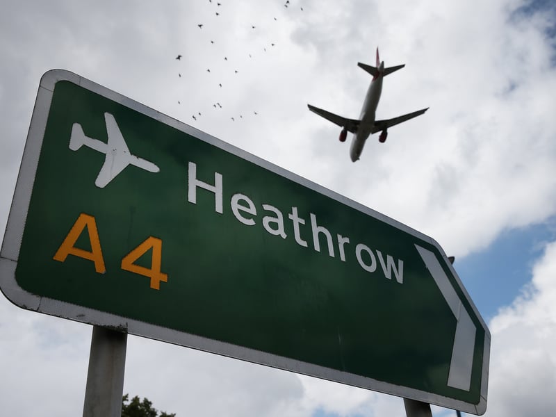 Heathrow Airport has average delays of 20 minutes.
