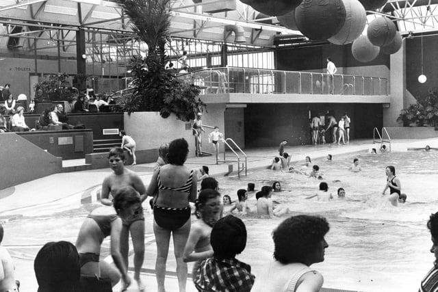 The leisure pool at Temple Park. Did you love a trip to the pool back then?