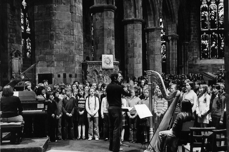 A total of 390 pupils, from 13 different primary schools in Midlothian, along with 70 members from seven brass bands in the country, came together in St Giles Cathedral for a special concert on May 7 1975.
