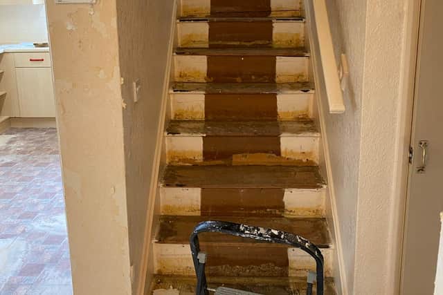 The stairs before the renovation. 