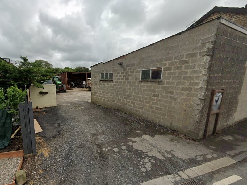 Application validated on Mar 21 for replacement workshop building for domestic use following demolition of existing building