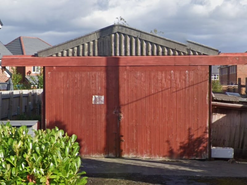 Application validated on Mar 20 for proposed erection of 1 dwelling following demolition of existing building
