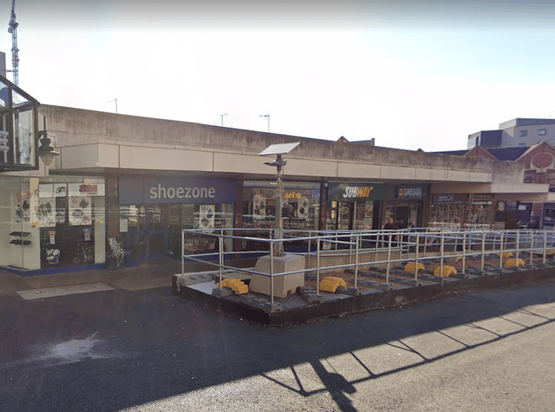 In the mid-80s the Costermonger was the place to be for the Birmingham rock scene, with a number of upcoming bands playing at the lively venue
