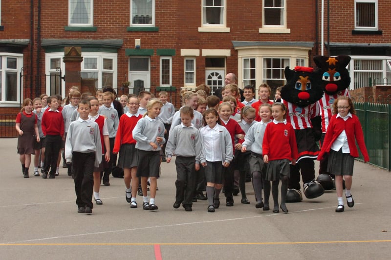 The start of a Niall's Mile walks at Barnes Junior School, with SAFC club mascots Samson and Delilah joining in the 2009 fun.