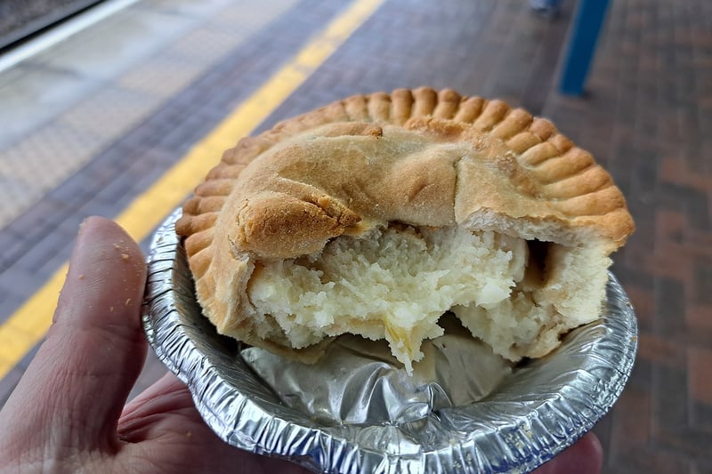 Butter pie is perfect comfort food for a cold, wet and miserable winter's day. It consisting mainly of onions and potatoes. A butter pie is a traditional English savoury pie consisting mainly of onions and potatoes.