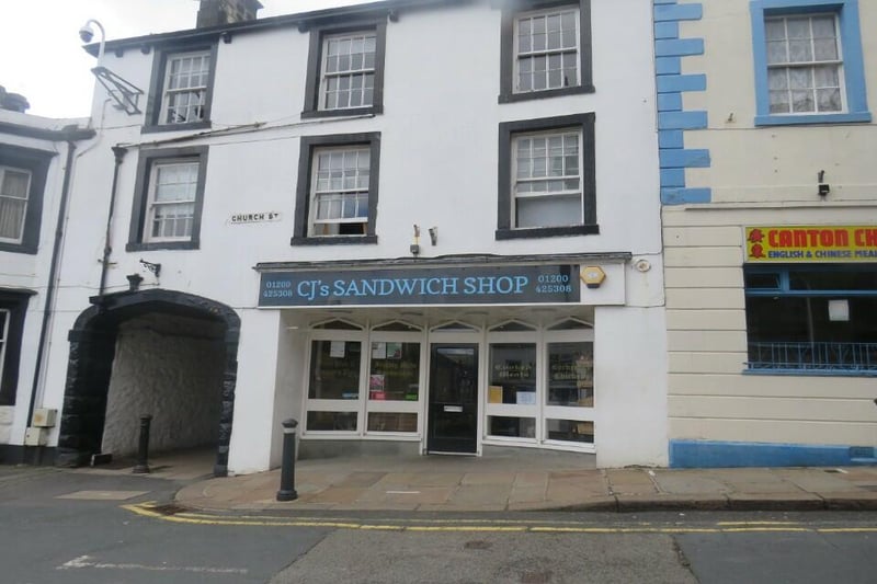 This sandwich takeaway business is on offer for £134,950. It's 2022 accounts showed a turnover of £300,968. Premises available on lease.