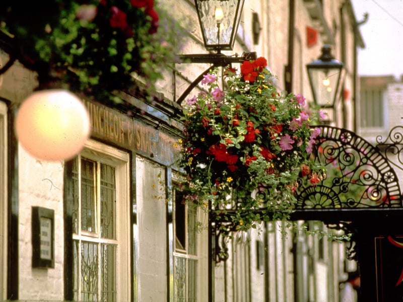 Historic pub Whitelocks in Turk's Head Yard off Briggate. It dates from 1715 and became known as the Turk's Head around 1784. Percy Whitelock purchased the building in 1880 and opened the First City Luncheon Bar and it was rebuilt in 1886.