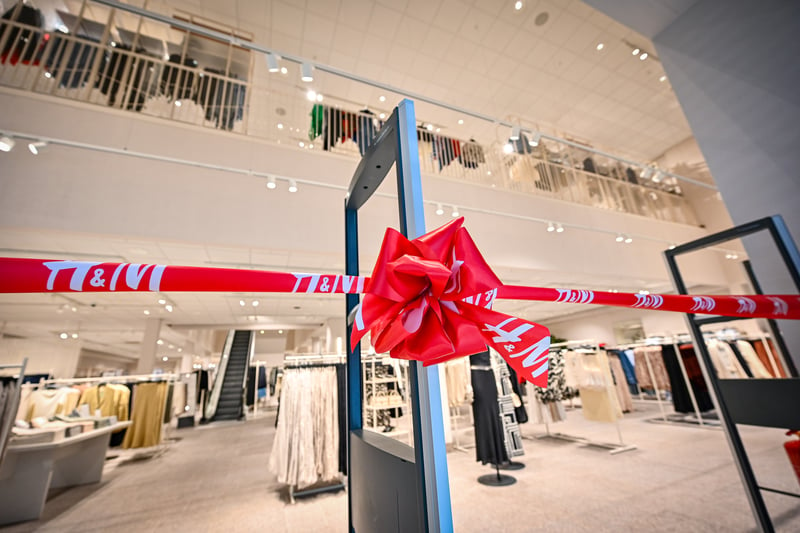 Steven Foster, Centre Director at White Rose, said: "H&M has always been a popular brand here at the centre, and the new store is sure to entice even more visitors."