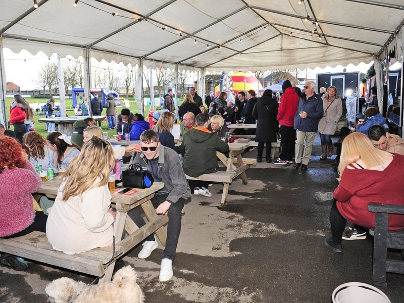 The Scatcherd Lane venue transforms into a Christmas wonderland on Saturday for a huge community market and fair. Highlights include performances from the talented Tingley Brass Band and the Morley Local Vocals Choir, ensuring a lively, musical atmosphere. 🎄 Morley Cricket Club, Scatcherd Lane, Morley, LS27 0JJ.