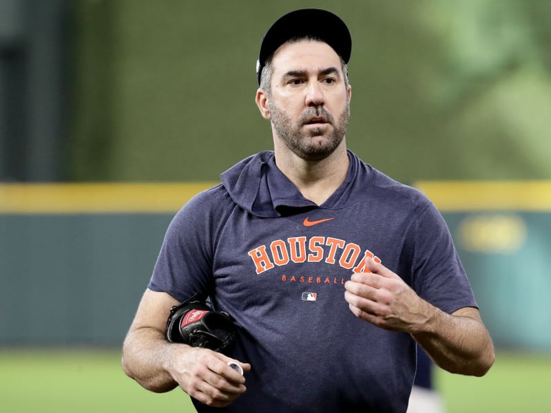 Best known for playing for the Houston Astros, pitcher Justin Verlander previously played for the Detroit Tigers and has gone on to play for the New York Mets. His career has earned him a fortune of around $150 million.