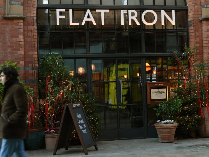 The lads and I from Rate My Takeaway had our Christmas do here. The sides of macaroni cheese, beef dripping chips, garlic mash and green spinach were like mains in themselves. The steaks and herd beef cheese burgers were epic. Proper Yorkshire portions rather than posh sliders.  