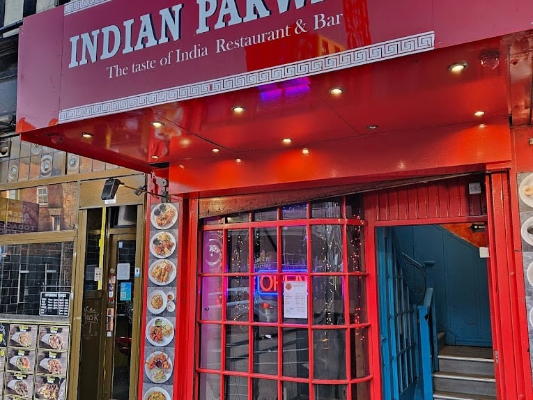 Indian Pakwaan stands out as cherished dining spot for its captivating atmosphere, TripAdvisor writes. Reviewers praise the authentic and tantalising dishes, particularly its naan bread. Many also commend the restaurant for its reasonable prices.
