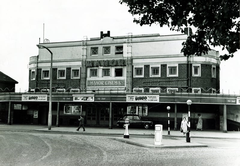 The Manor Cinema, at Manor Top, Sheffield, in 1976