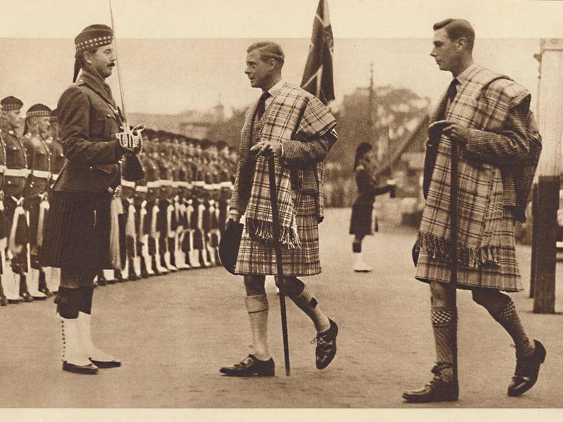 Kilts made of tartan come in different weights, with 16oz seen as heavy weight. Most tartans are medium weight, between 12 or 13oz, which are perfect for warmer climates. The lightest weight - 10oz - is usually only acceptable for tartan accessories such as scarves or neckerchiefs.