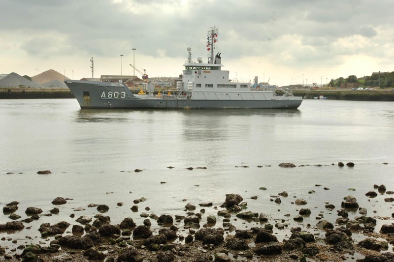 The Royal Netherlands Navy hydrographic survey vessel Luymes arrives in the River Wear in 2008.