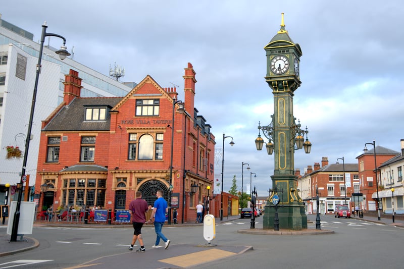If you love history and creativity, the Jewellery Quarter is the place to be. It’s home to jewellery makers, art galleries, and trendy bars. The area has a mix of converted warehouses and modern apartments.