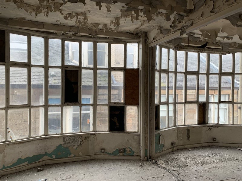 Around 25% of the windows in Lion Chambers have been boarded up and the building has been secured. Despite this it remains the subject of vandalism and graffiti.
