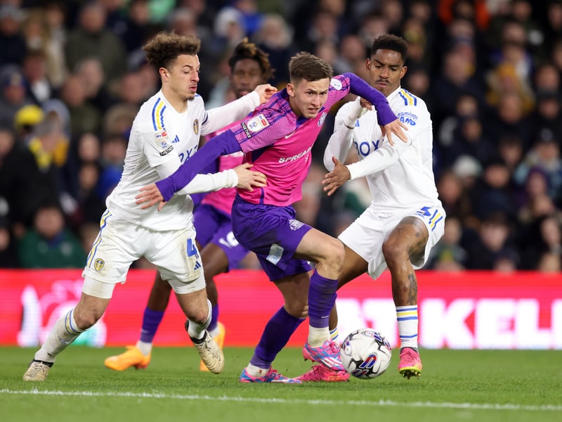 One loose tackle that led to a customary yellow, couldn't make a big difference on the attack but was steady for the most part.
