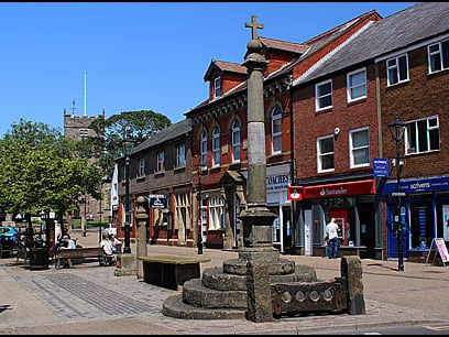 Poulton-le-Fylde is a busy market town where there are plenty of places to eat and drink, and a vibrant nightlife.