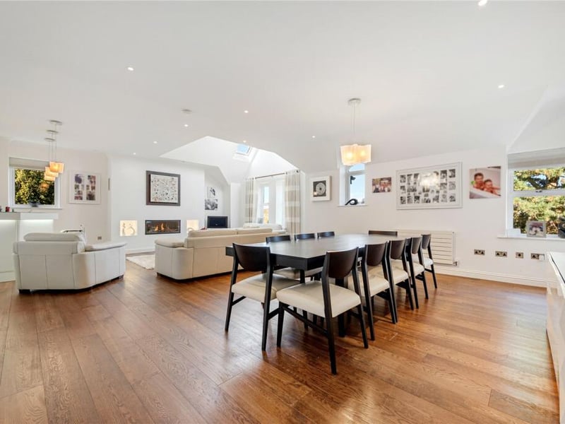 Fine & Country has listed this absolutely fantastic home which greets you with its luxuriousness and spaciousness as soon as you enter this reception room.