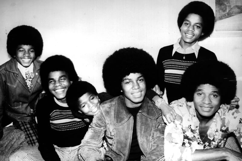 Perhaps the most iconic family in music history, The Jackson 5 initially consisted of brothers Jackie, Tito, Jermaine, Marlon, and Michael Jackson. Michael, of course, went on to become one of the most legendary figures in pop music.
