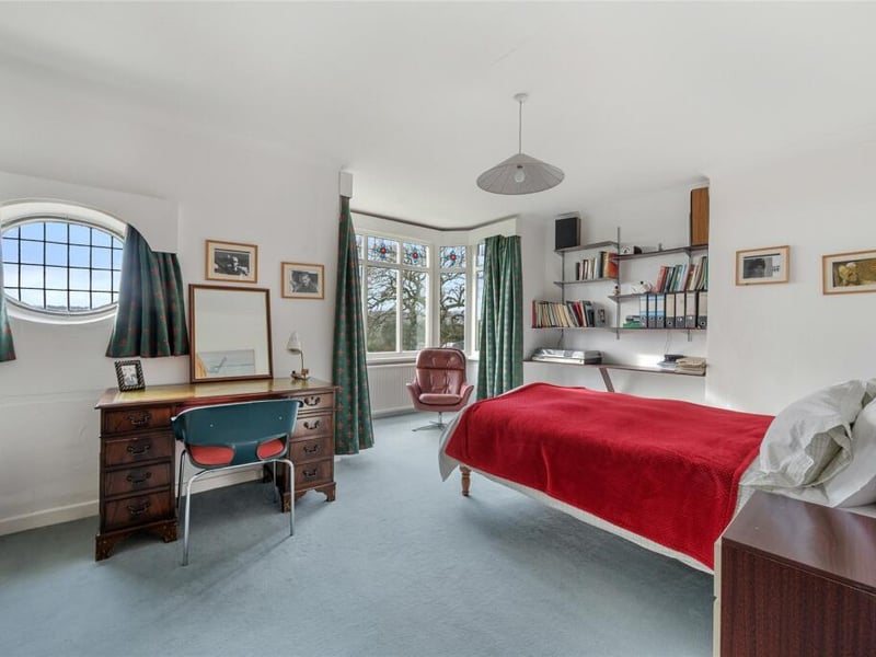 Here are five fantastic bedrooms, two of which have en-suite bathrooms with underfloor heating.