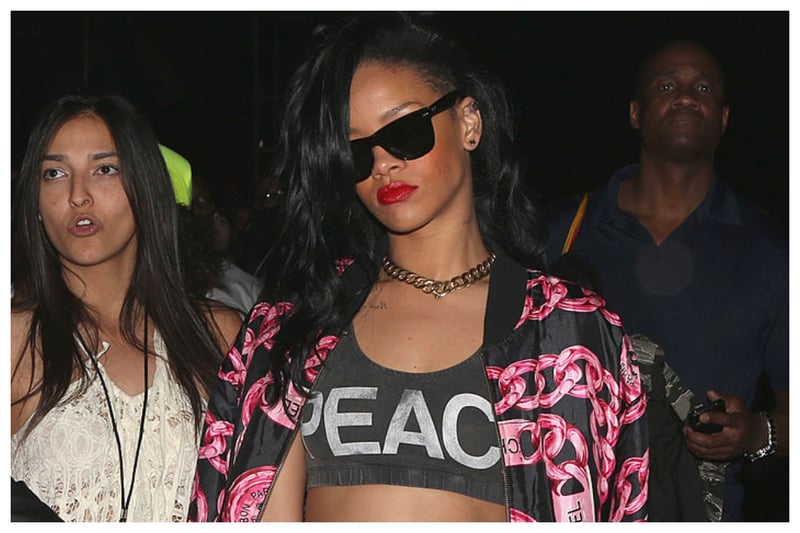 Rihanna always looks effortlessly cool and her outfit at Coachella in 2012 was no exception. I loved her pink and black jacket, sunglasses and her slick of red lipstick gave her look an extra edge 