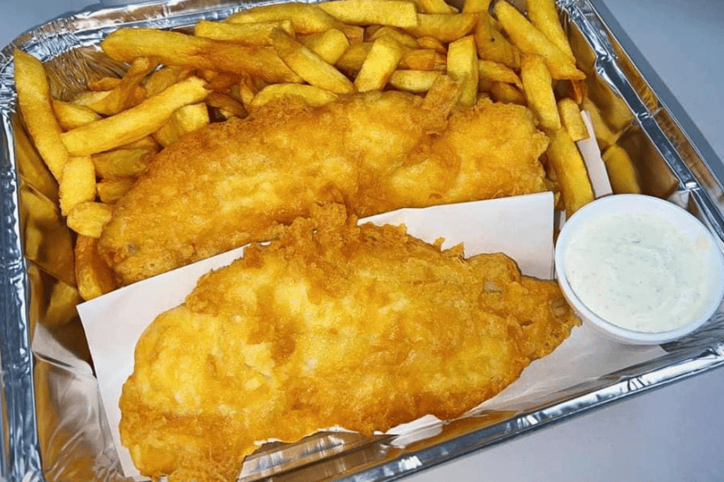 Paul's Fishbar is a popular chippy, previously crowned Best Fish and Chips in St Helens. 📍 Bowness Ave, Saint Helens WA11 7EQ.
