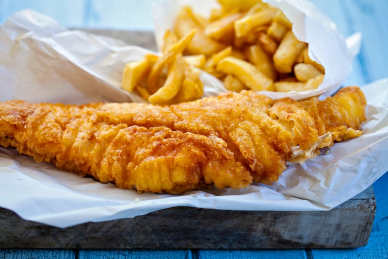 Ocean Food Bar is a takeaway and fish and chip shop, which has been serving loyal Liverpool customers for forty years. 📍 Longmoor Ln, Fazakerley, Liverpool L9 9BY.