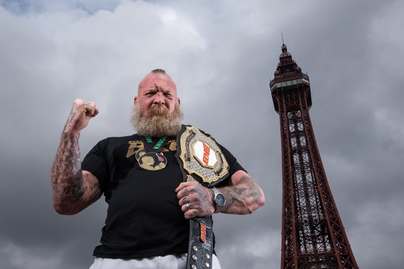 Richie trained in martial arts as a youngster and then progressed to boxing. He started bare knuckle boxing in 2020 and in many prestigious venues including the O2 Arena and Dubai.