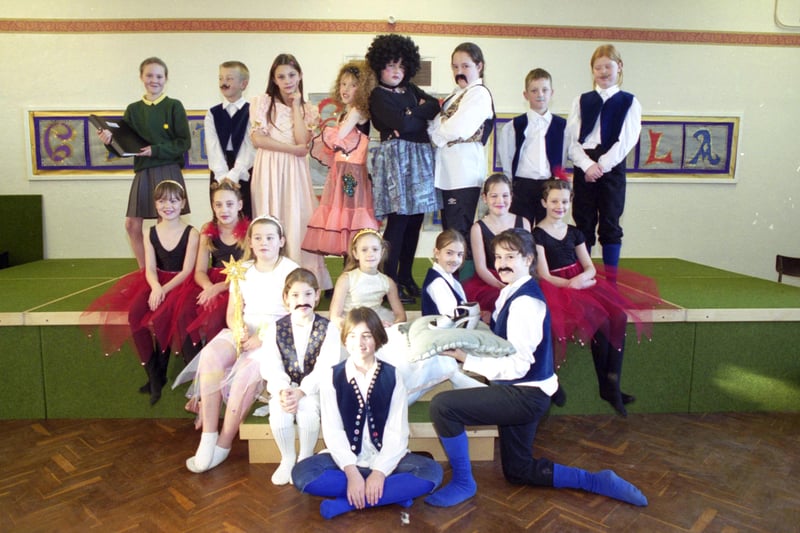 Hasting Hill Junior School performed Cinderella as their pantomime production in December 1999.