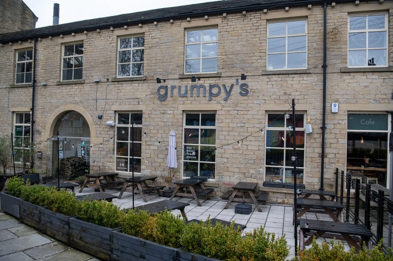 Award winning restaurant in the heart of Farsley, Grumpy's offers a lively atmosphere, authentic pizza, craft beer and cocktails. It is conveniently sandwiched between fantastic watering holes.