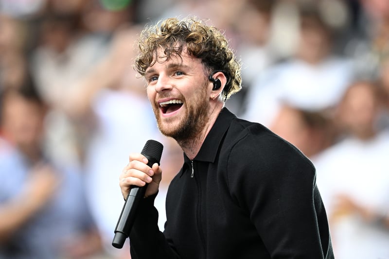 The singer is set to swap the stage for the capital’s streets this weekend as he takes on the London Marathon in support of homelessness charity Shelter.