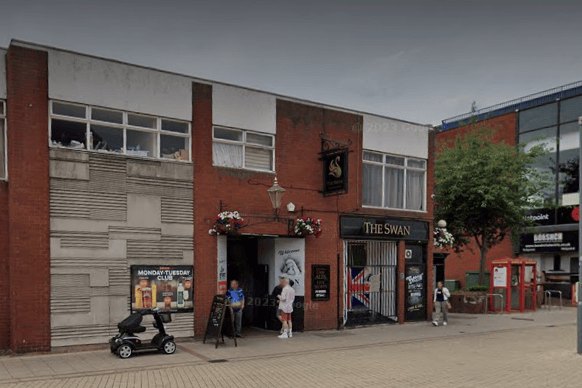 The Swan on the high street is a traditional town boozer that's very popular with locals. It has a 3.8 Google rating from  313 reviews. One customer wrote: "Friendly atmosphere, promt service, food very nice, friendly staff."