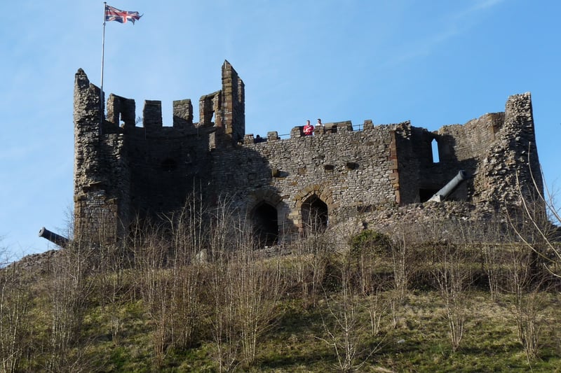 Enjoy jousting tournaments, archery displays, and interactive storytelling. It’s a day of magic and merriment, where history comes alive against the backdrop of Dudley Castle.