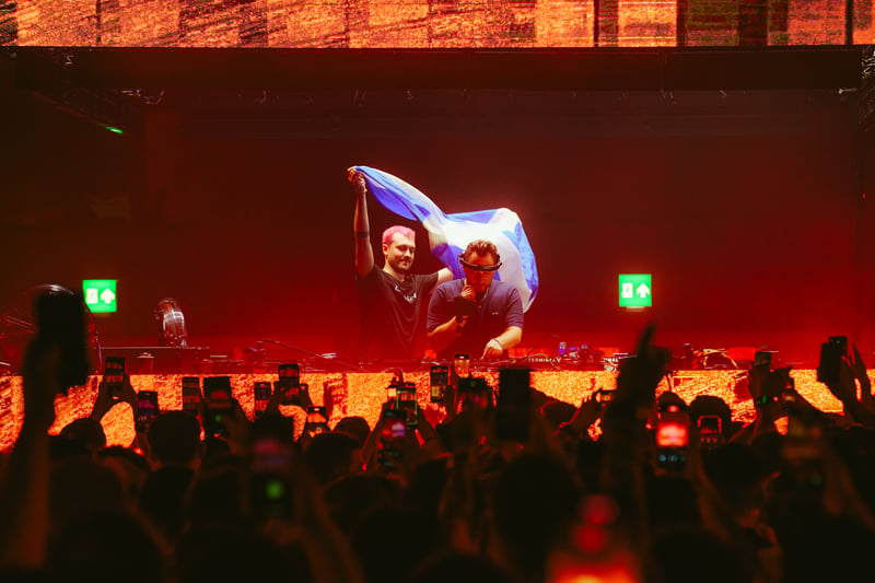 Headliners Marlon Hoffstadt b2b Malugi on the Area V2 Stage at Terminal V on Sunday, getting the Scottish crowd going.