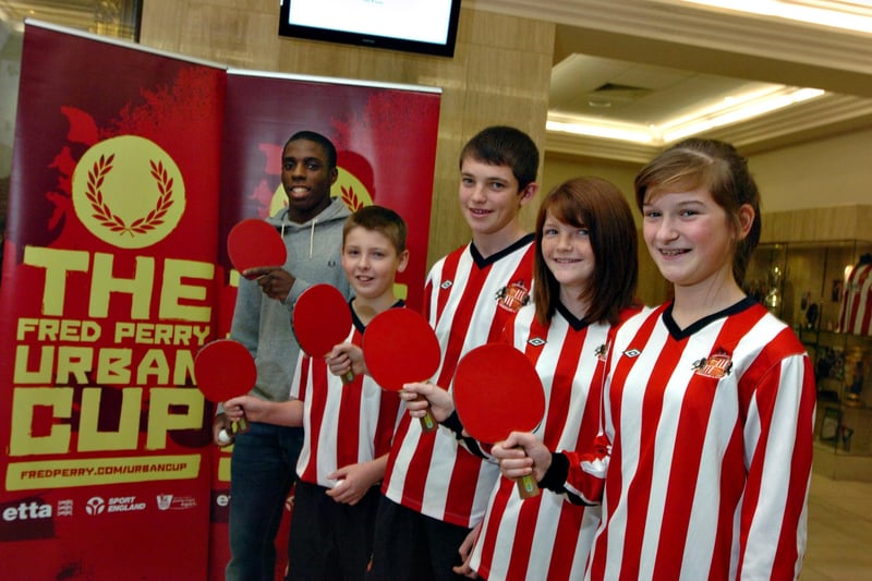 Well done to these four rising stars who represented the SAFC Foundation in the Fred Perry Urban Cup in 2011.
Robert Renton, Jake Hannah, Kate Hannah and Aimee Lambert were pictured with GB Olympic hopeful Darius Knight.